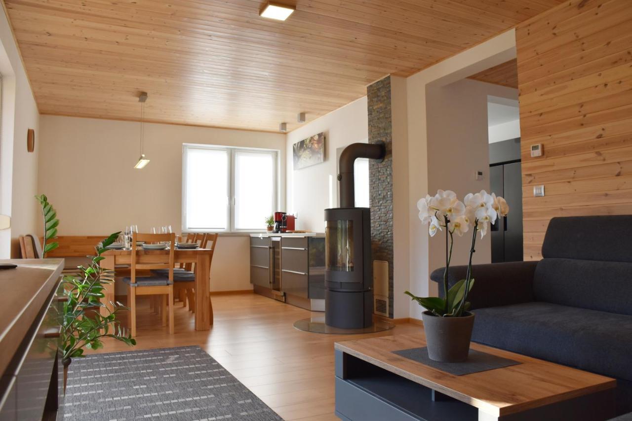 Holiday Home Znojmo W/ Wellness & Wine Kültér fotó